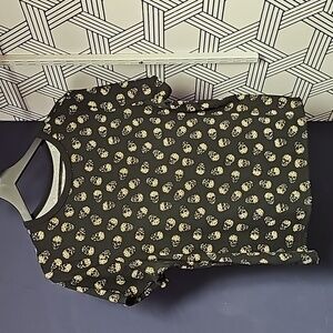 88 Cheetah print skull blouse EUC